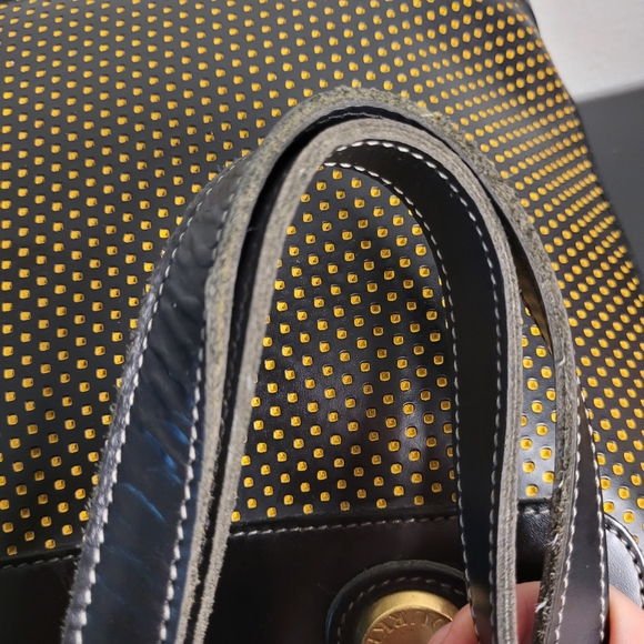 Dooney & Bourke Vintage  Made in USA Cabriolet Bucket Bag - Picture 9 of 16